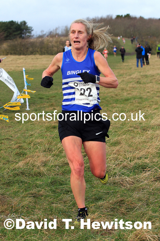 Womens and mens 35 to 65 plus, 2022 NEMAA Open Cross Country Champs., Wallsend, Tyne and Wear. Photo: David T. Hewitson/Sports for All Pics